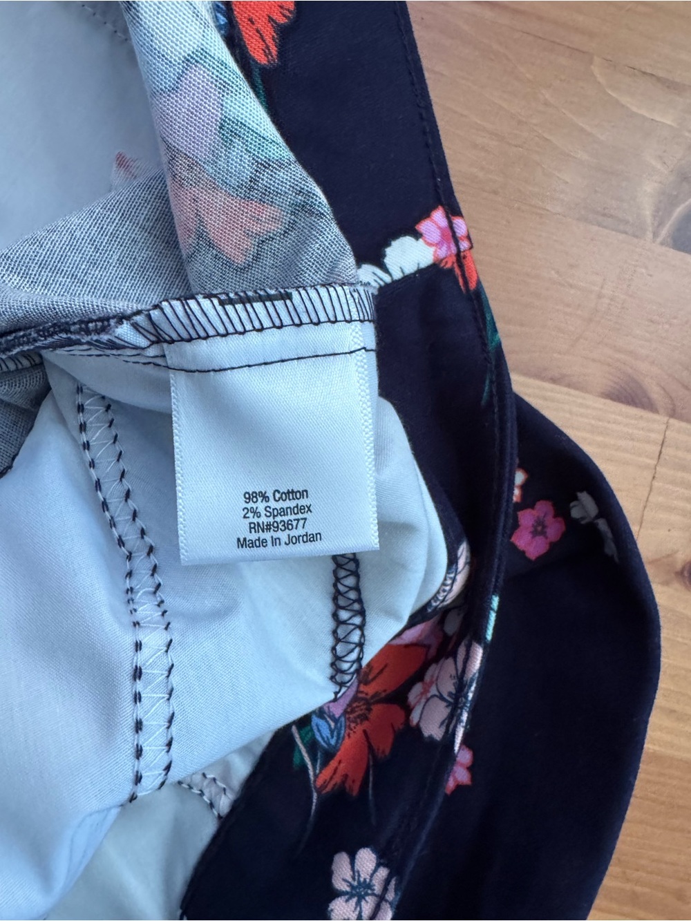 St. John’s Bay Women's Navy Floral Capri Pants 18W New With Tags - Picture 5 of 9